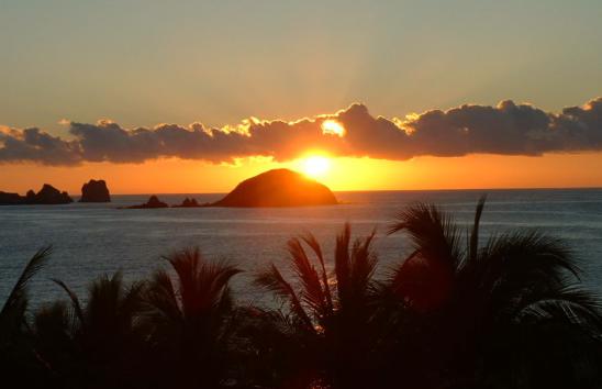 Tour recorrido Puesta de Sol Ixtapa Zihuatanejo en Yate. Tour en Yate recorrido Puesta de Sol Playa El Palmar Ixtapa Zihuatanejo. Tour en Yate recorrido Puesta de Sol la Isla de Ixtapa Zihuatanejo. Tour en Yate recorrido Puesta de Sol Playa La Ropa Ixtapa Zihuatanejo. Tour en Yate recorrido Puesta de Sol Playa Las Gatas Zihuatanejo